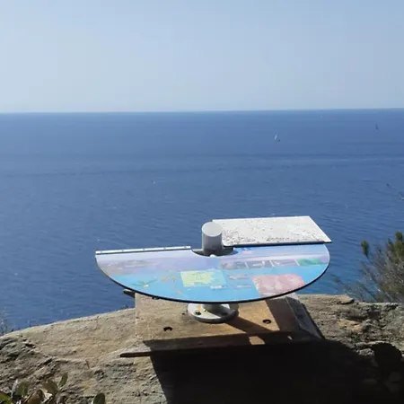 Apartmán Climatise Avec Entree Privee- 5 Min Des Plages, Sur Les Hauteurs De