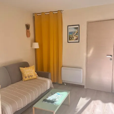 Apartment Climatise Avec Entree Privee- 5 Min Des Plages, Sur Les Hauteurs De