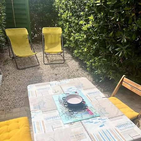 Climatise Avec Entree Privee- 5 Min Des Plages, Sur Les Hauteurs De Apartment